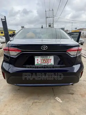 Toyota Corolla LE 2021 Blue