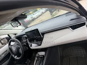 Toyota Corolla LE 2021 Blue