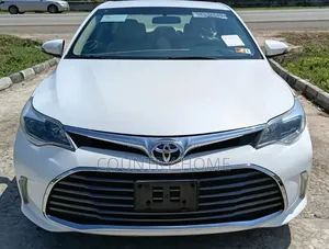 Toyota Avalon XLE Premium FWD Sedan (3.6L 6cyl 6A) 2016 Off white