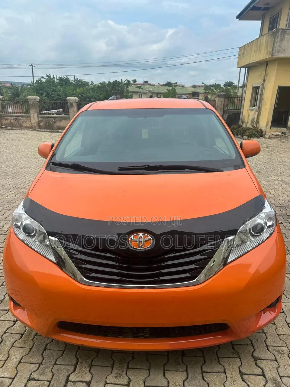 Toyota HiAce 2015 Orange