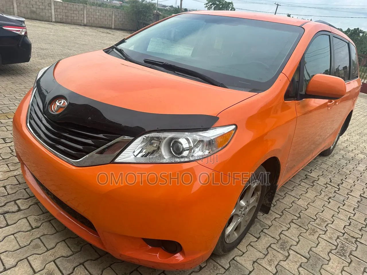Toyota HiAce 2015 Orange