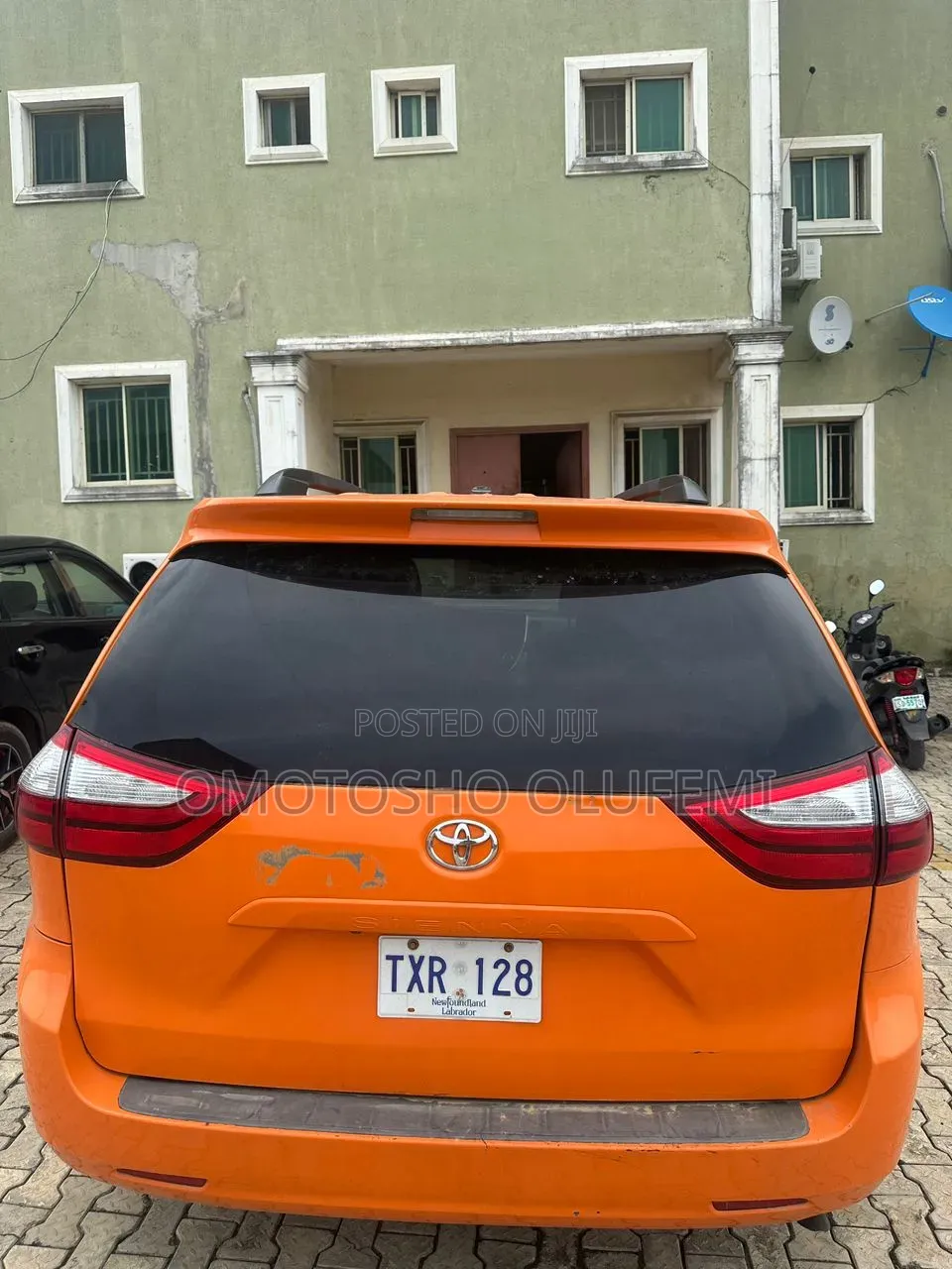 Toyota HiAce 2015 Orange