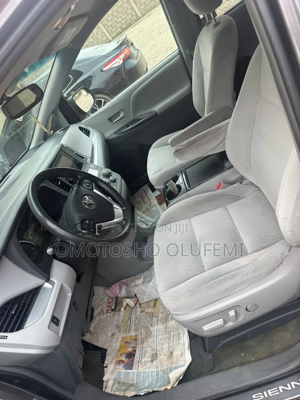 Toyota HiAce 2015 Orange