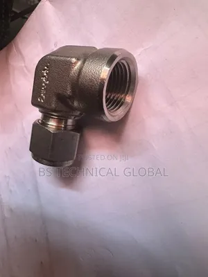 1/2" OD Swagelok Elbow Connector X Female NPT