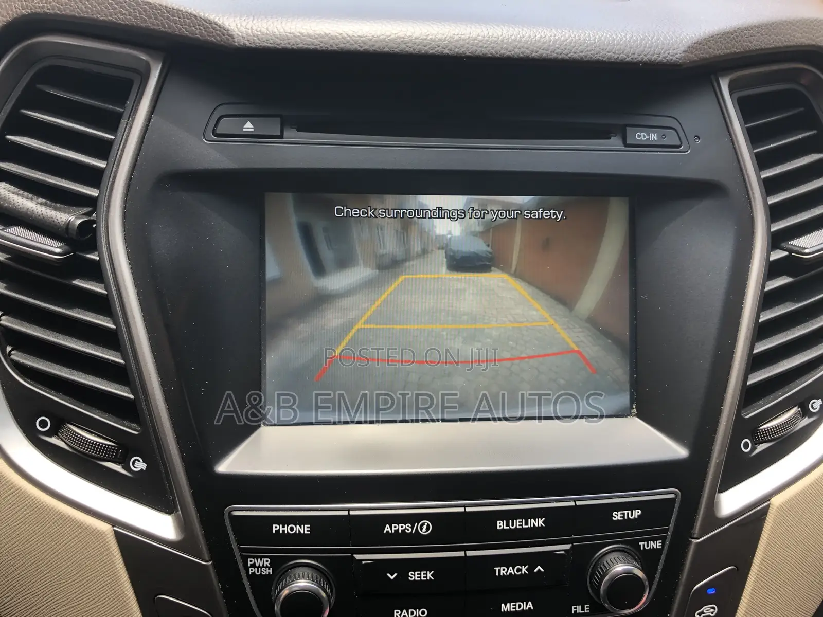 Hyundai Santa Fe 2017 White