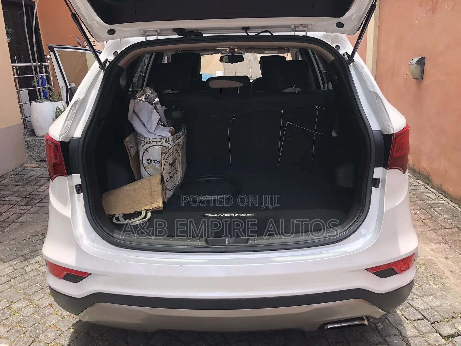 Hyundai Santa Fe 2017 White