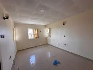 3bdrm Block of Flats in Wuye for rent