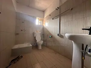 3bdrm Block of Flats in Wuye for rent
