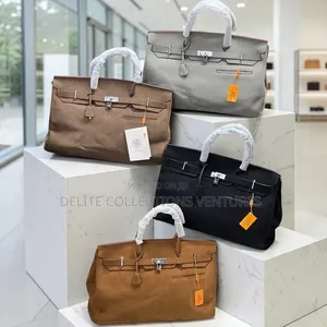 *Luxury Black Platinum Croc-Patterned Leather Hermes Birkin Bag