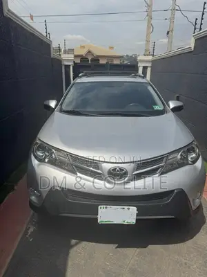 Toyota RAV4 Limited 4dr SUV AWD (2.5L 4cyl 6A) 2015 Silver
