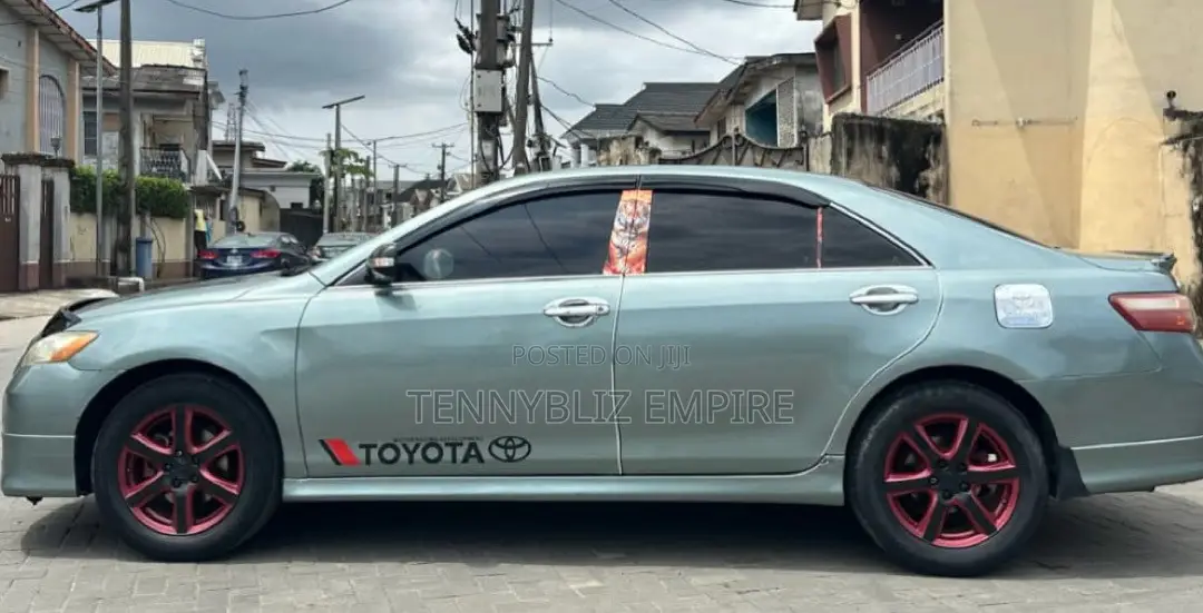 Toyota Camry 2021 Teal
