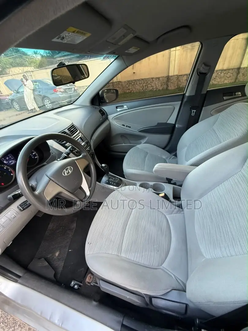 Hyundai Accent 2015 Silver