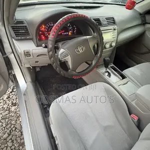 Toyota Camry LE 4dr Sedan (2.5L 4cyl 6AM) 2010 Silver