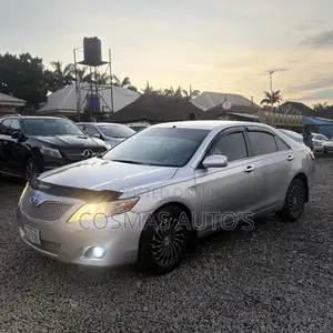 Toyota Camry LE 4dr Sedan (2.5L 4cyl 6AM) 2010 Silver