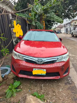 Toyota Camry XLE 4dr Sedan (3.5L 6cyl 6A) 2014 Burgundy