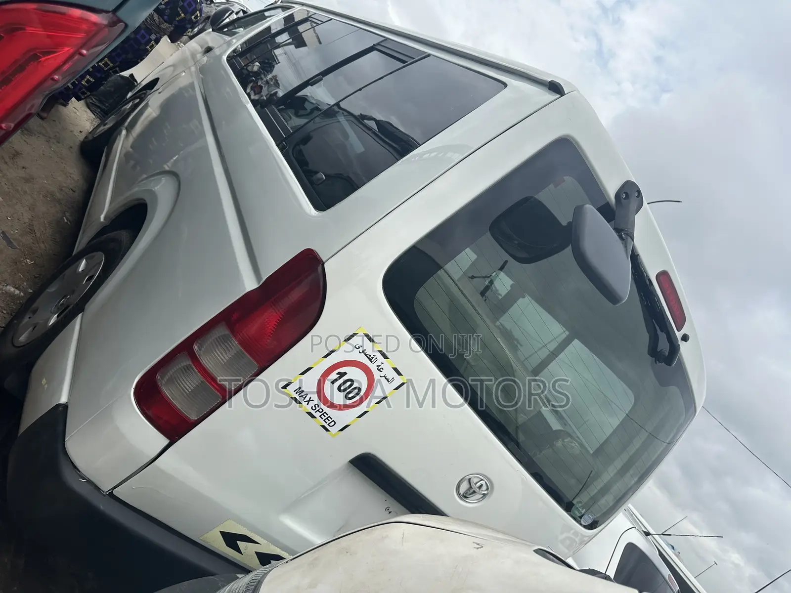 Toyota HiAce 2010 White