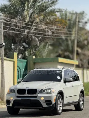 BMW X5 xDrive35i AWD (3.0L 6cyl 8A) 2012 White