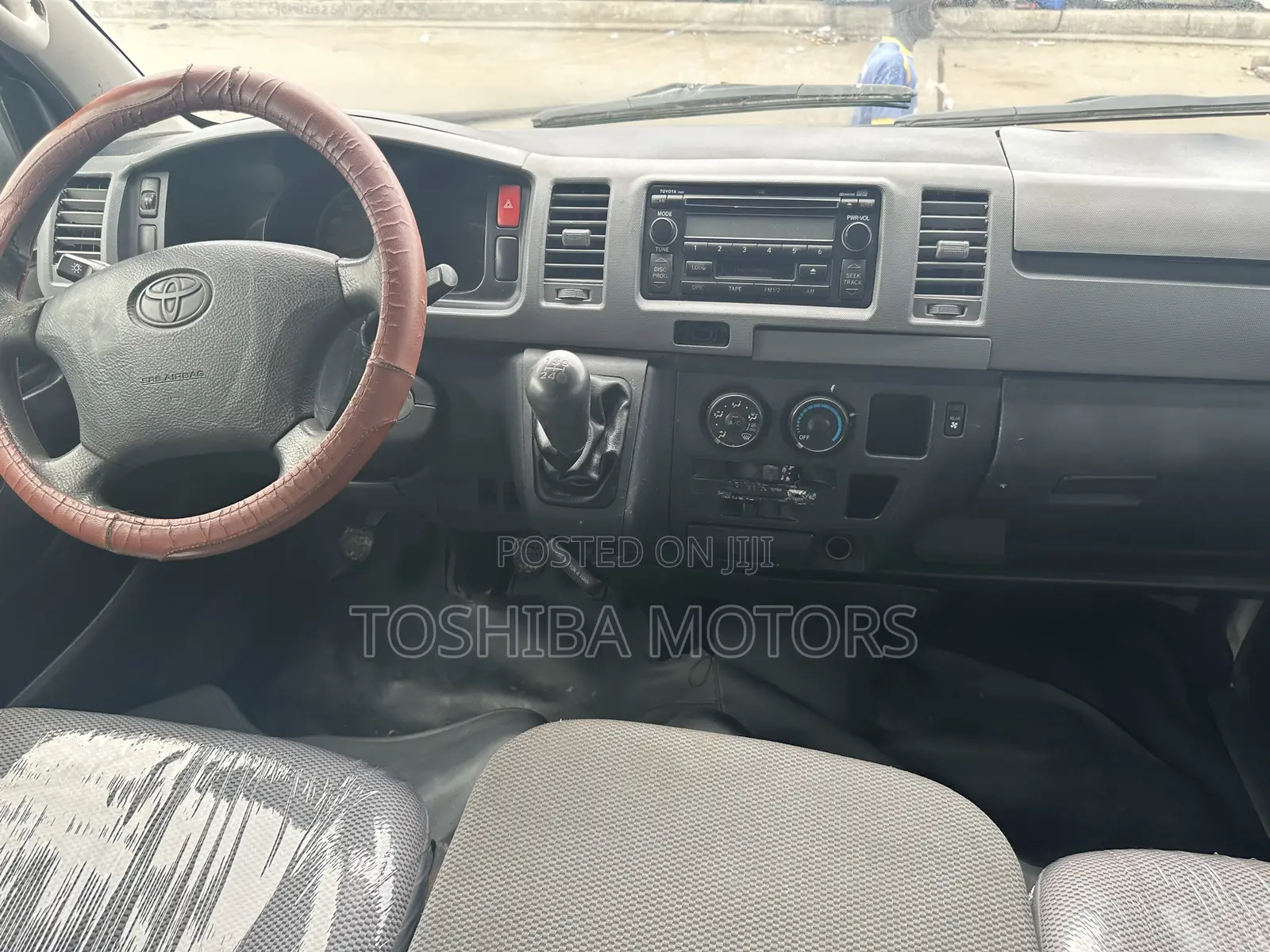 Toyota HiAce 2010 White