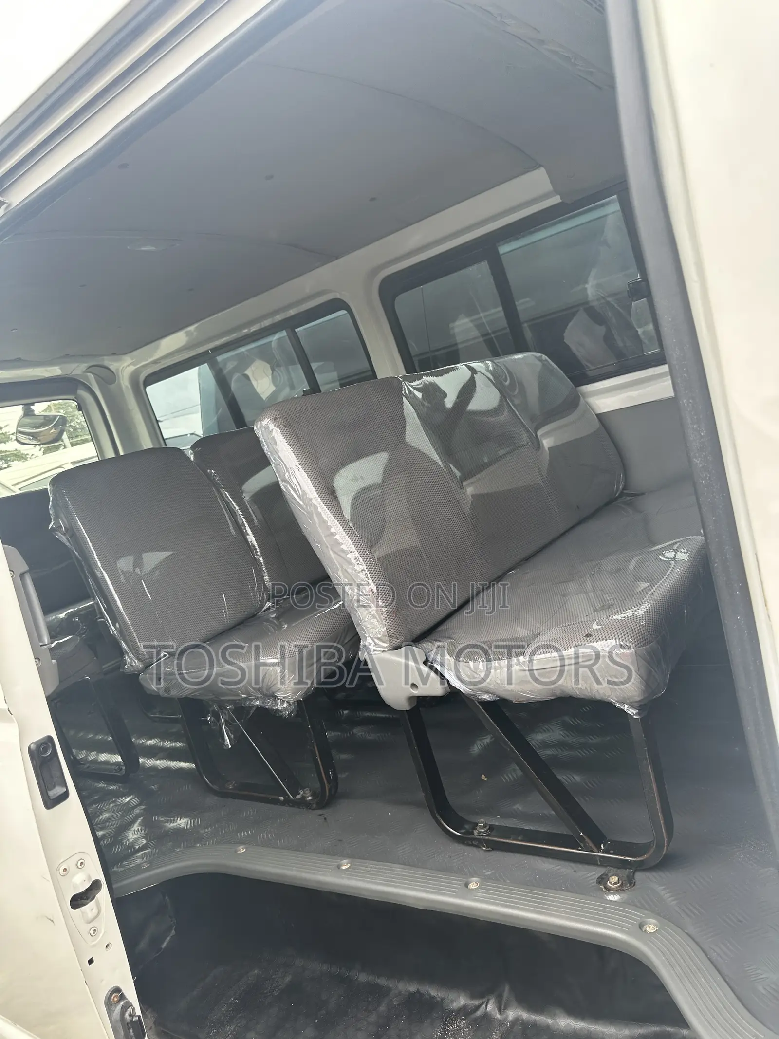 Toyota HiAce 2010 White