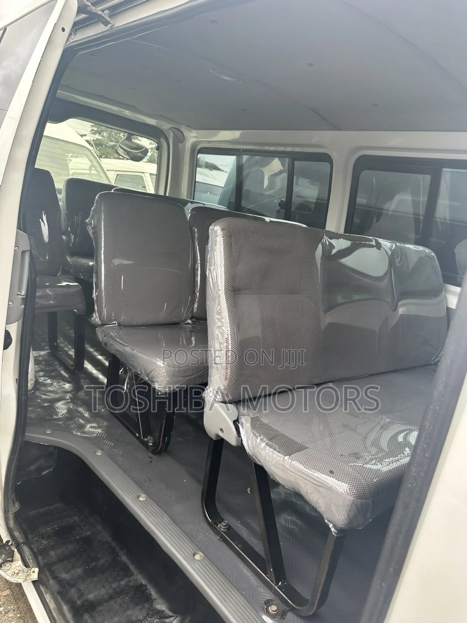 Toyota HiAce 2010 White