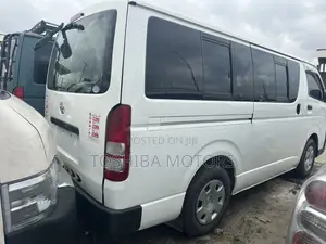 Toyota HiAce 2010 White
