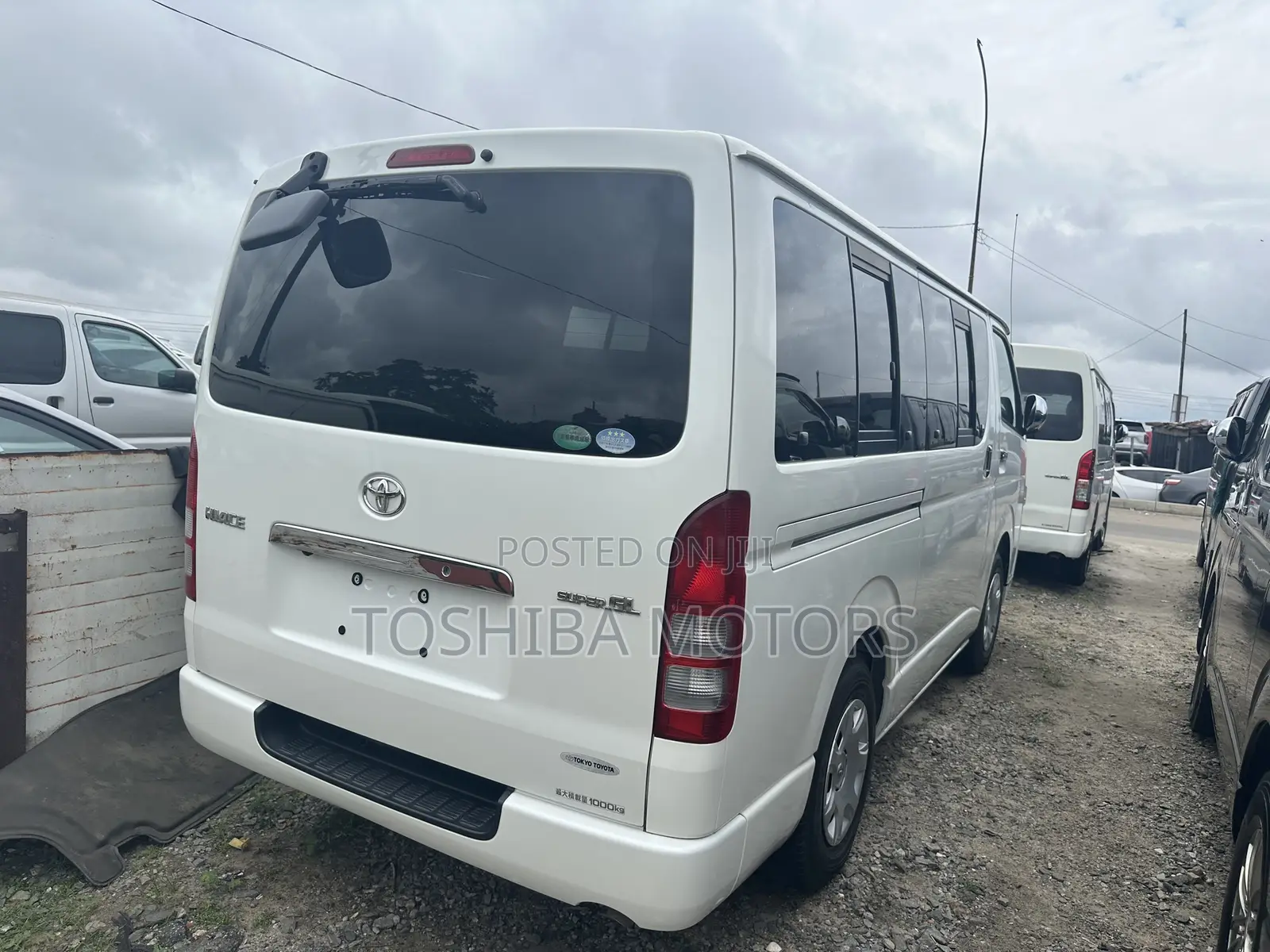 Toyota HiAce 2013 White