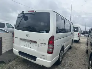 Toyota HiAce 2013 White