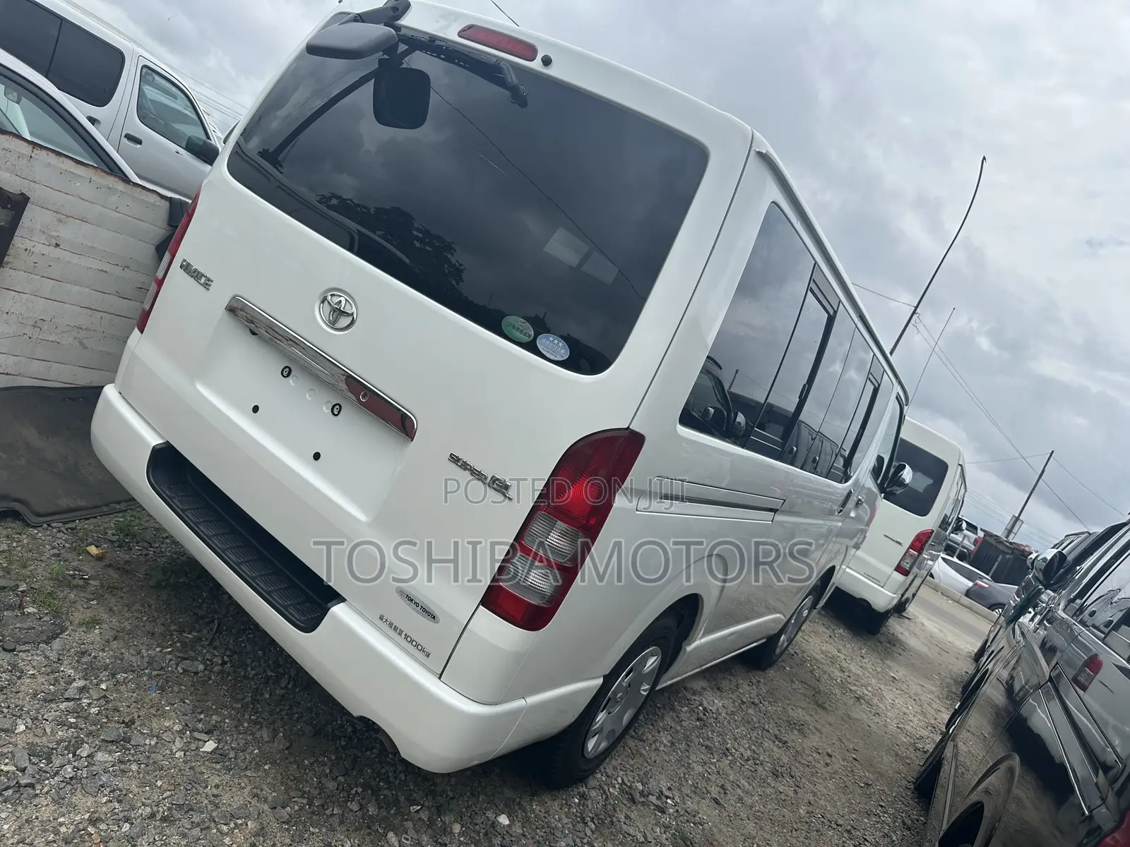 Toyota HiAce 2013 White