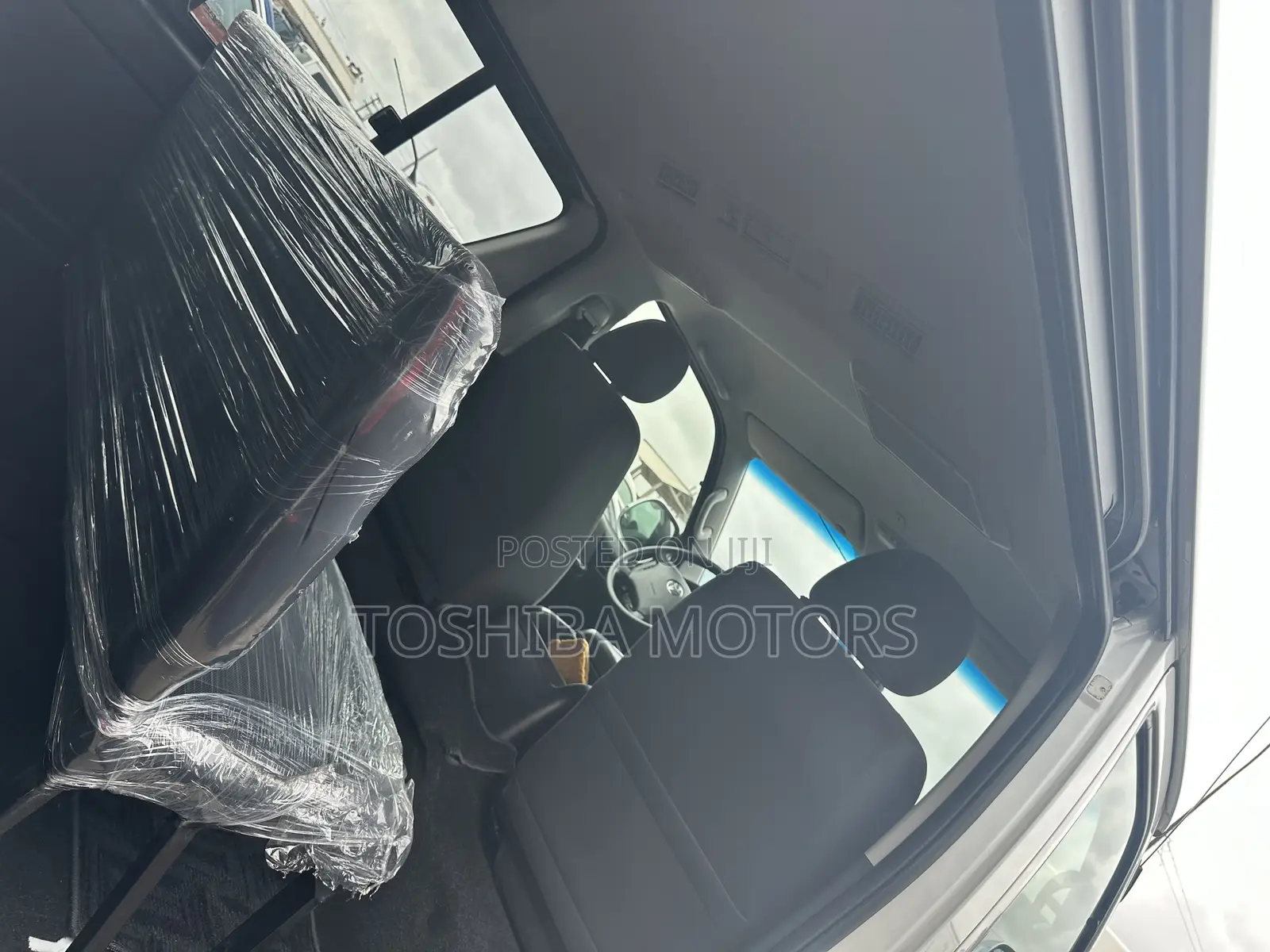 Toyota HiAce 2013 White