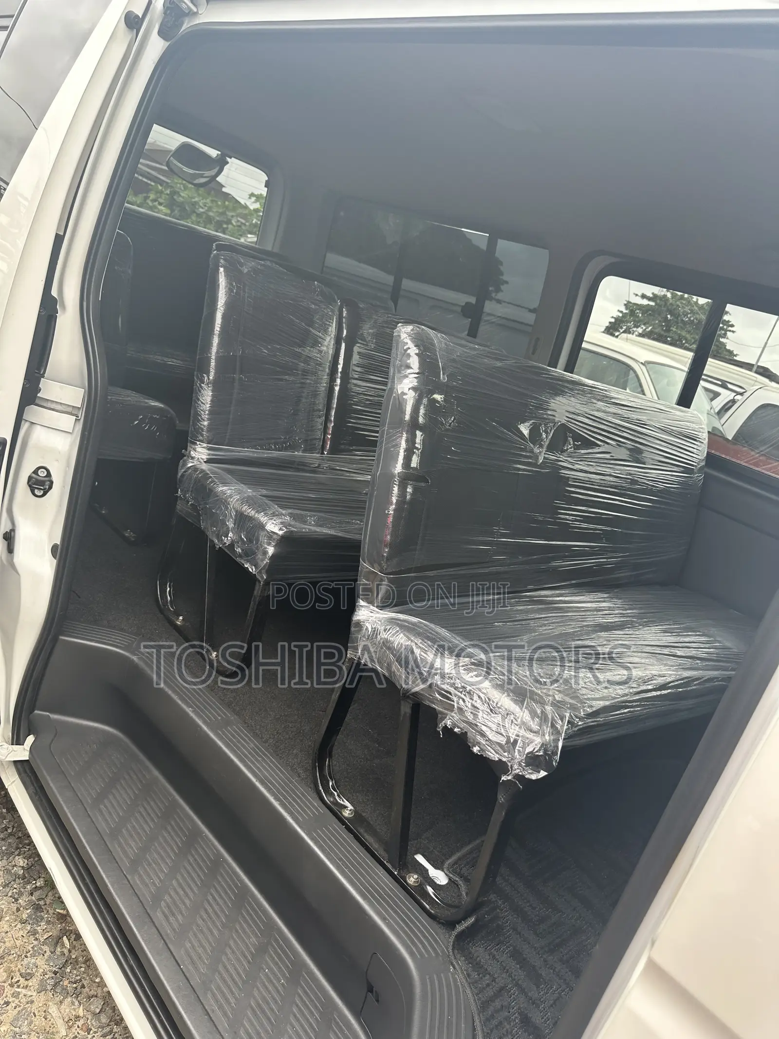 Toyota HiAce 2013 White