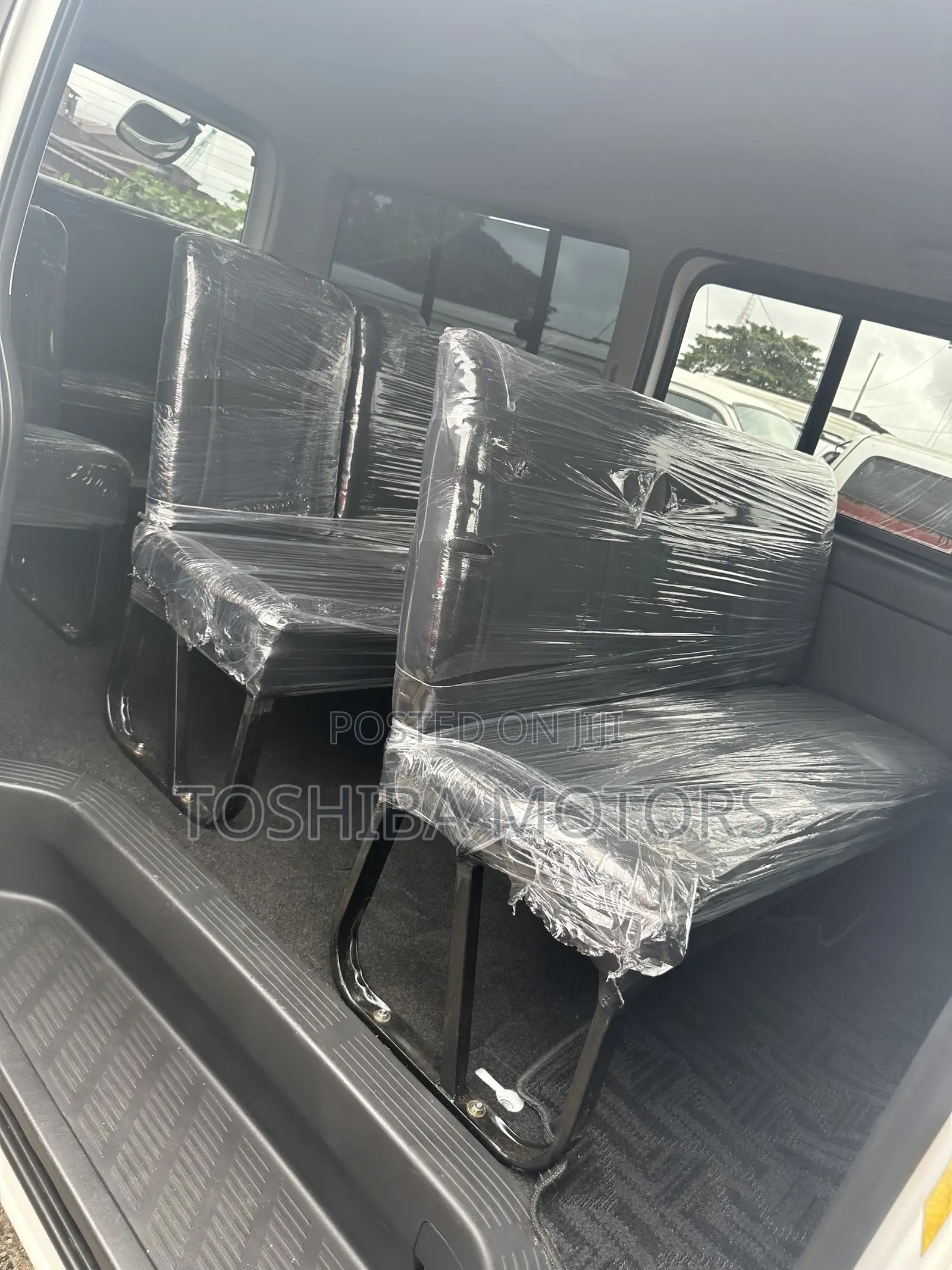 Toyota HiAce 2013 White