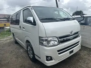 Toyota HiAce 2013 White