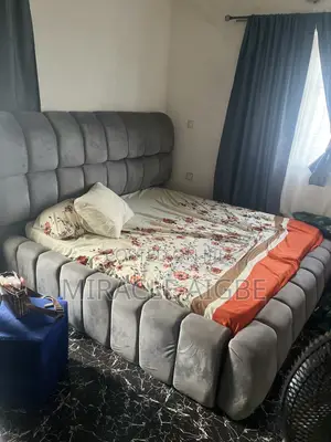 Big Bed Bedstand