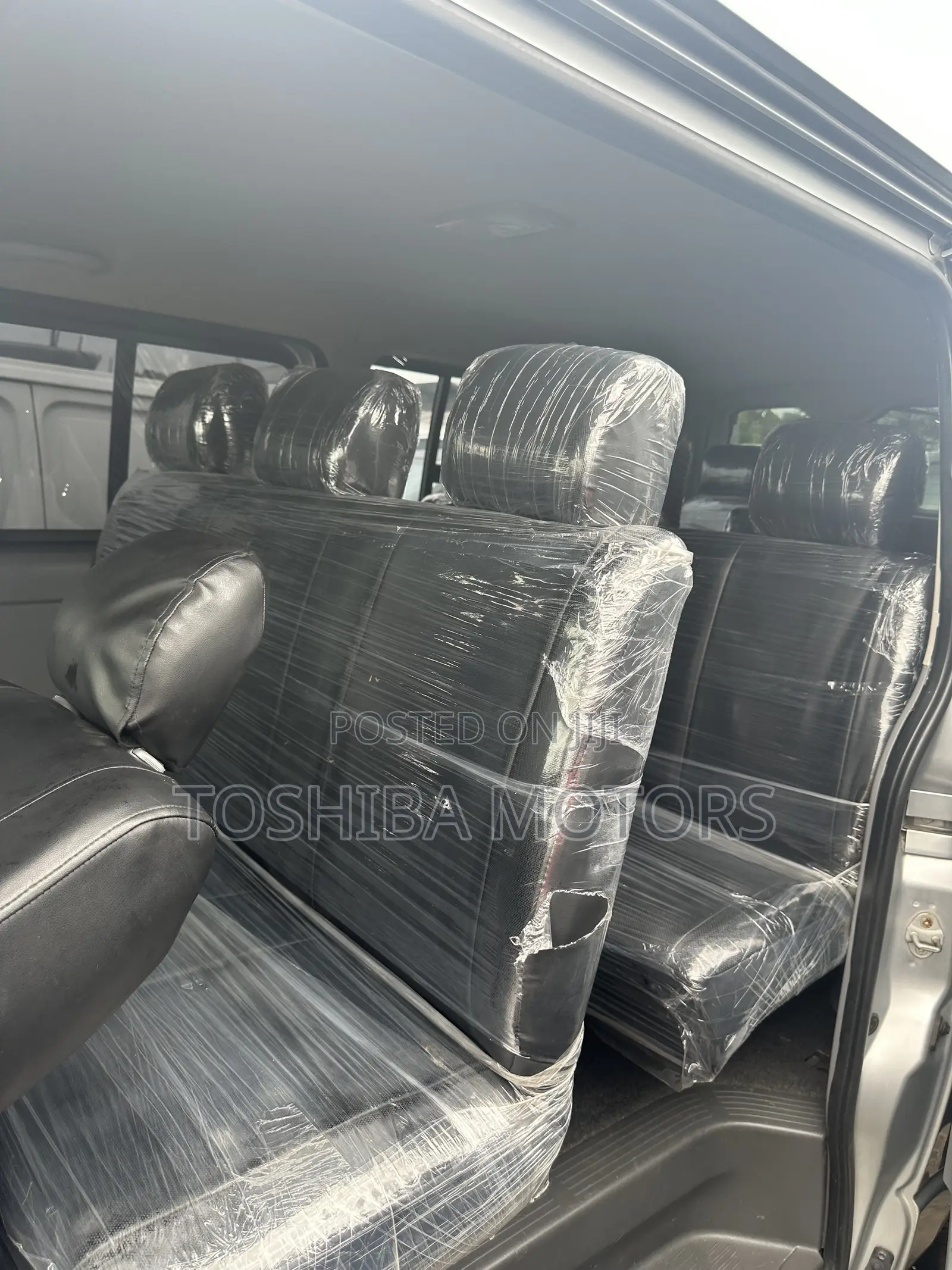 Toyota HiAce 2013 Silver