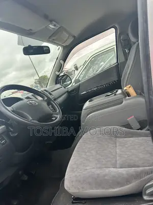 Toyota HiAce 2013 Silver