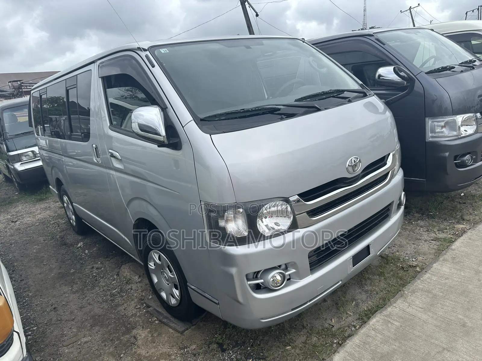 Toyota HiAce 2013 Silver