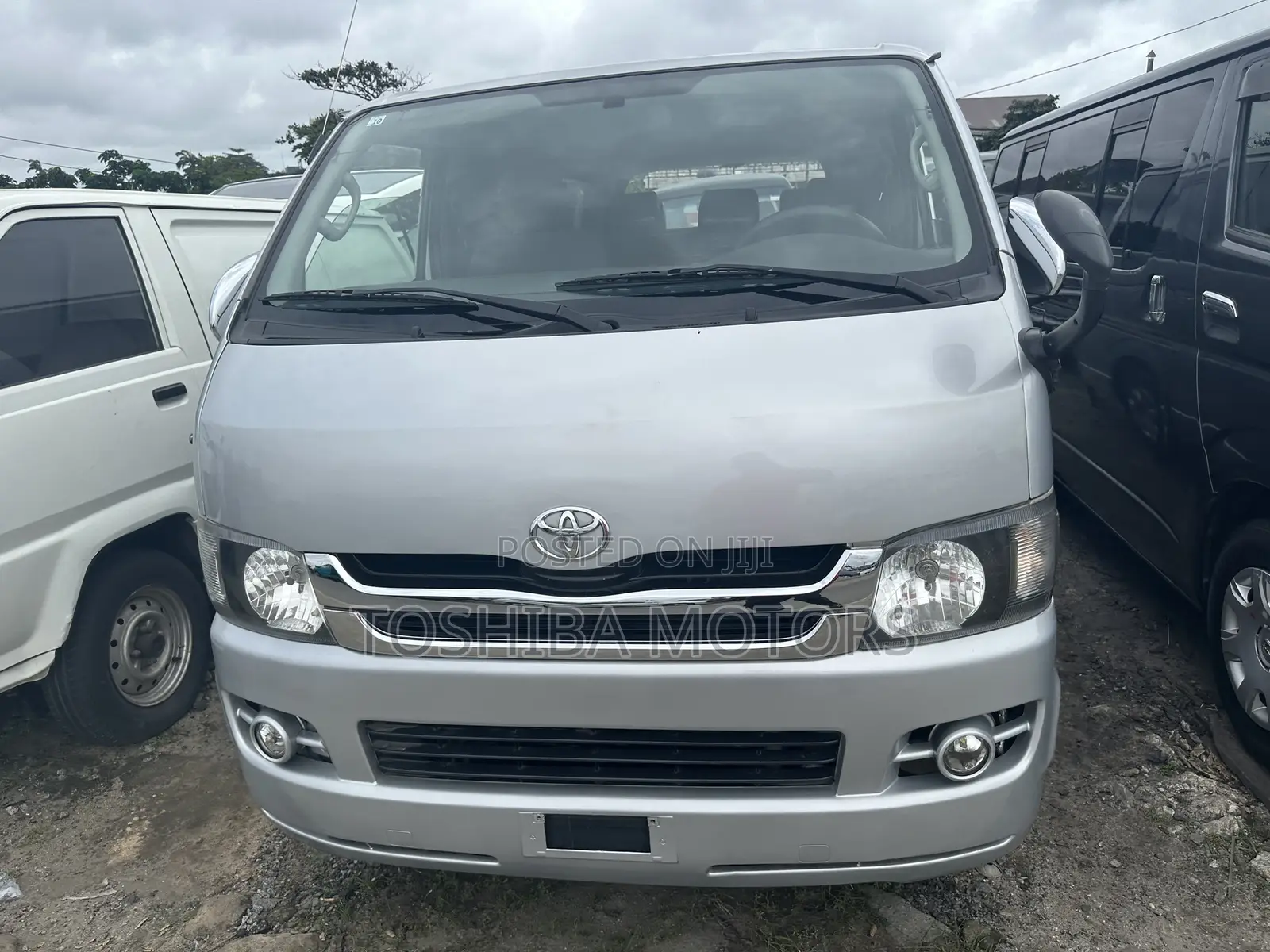 Toyota HiAce 2013 Silver