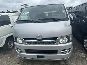Toyota HiAce 2013 Silver
