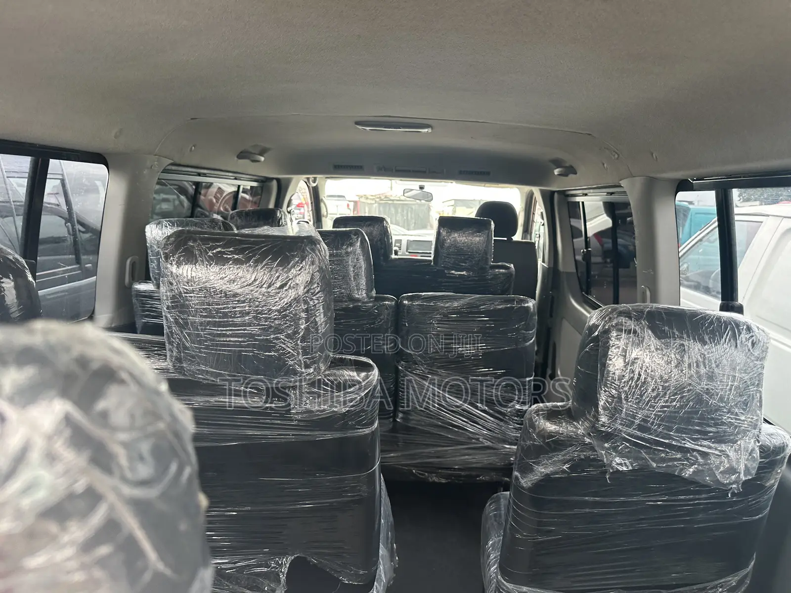 Toyota HiAce 2013 Silver