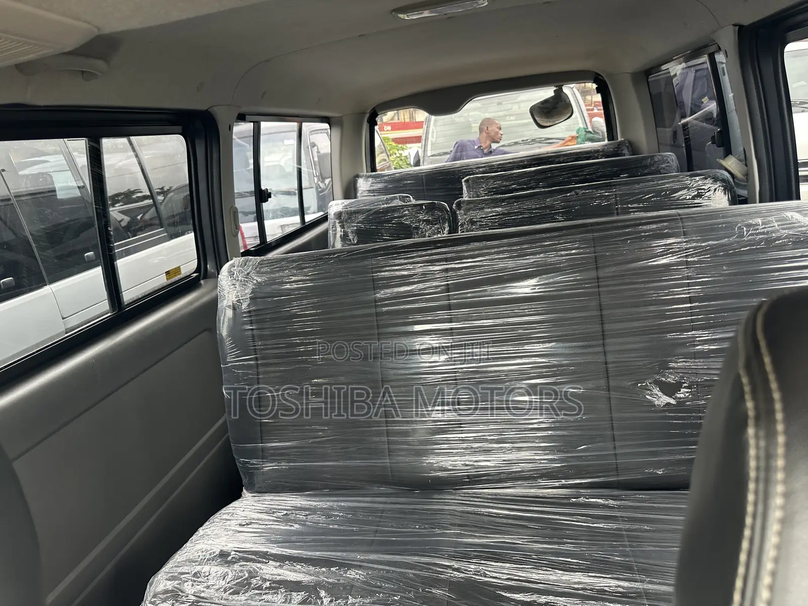 Toyota HiAce 2013 Black