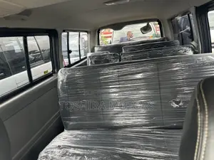 Toyota HiAce 2013 Black