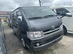 Toyota HiAce 2013 Black