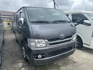 Toyota HiAce 2013 Black