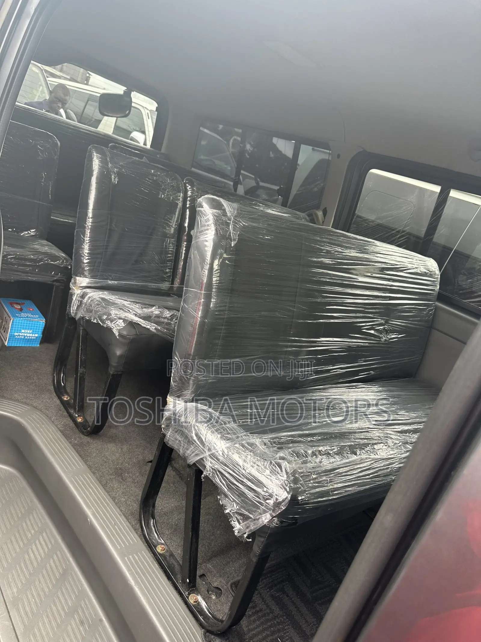 Toyota HiAce 2013 Black