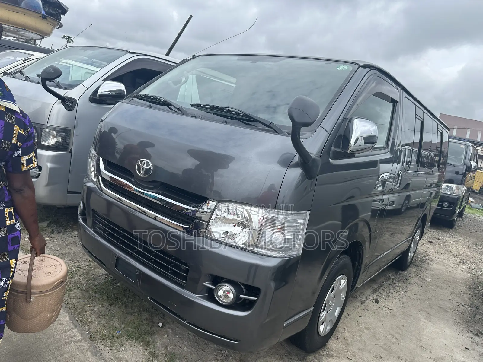 Toyota HiAce 2013 Black
