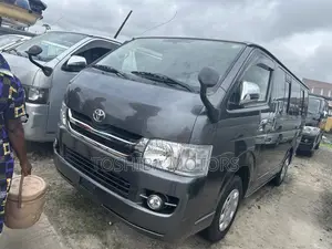 Toyota HiAce 2013 Black