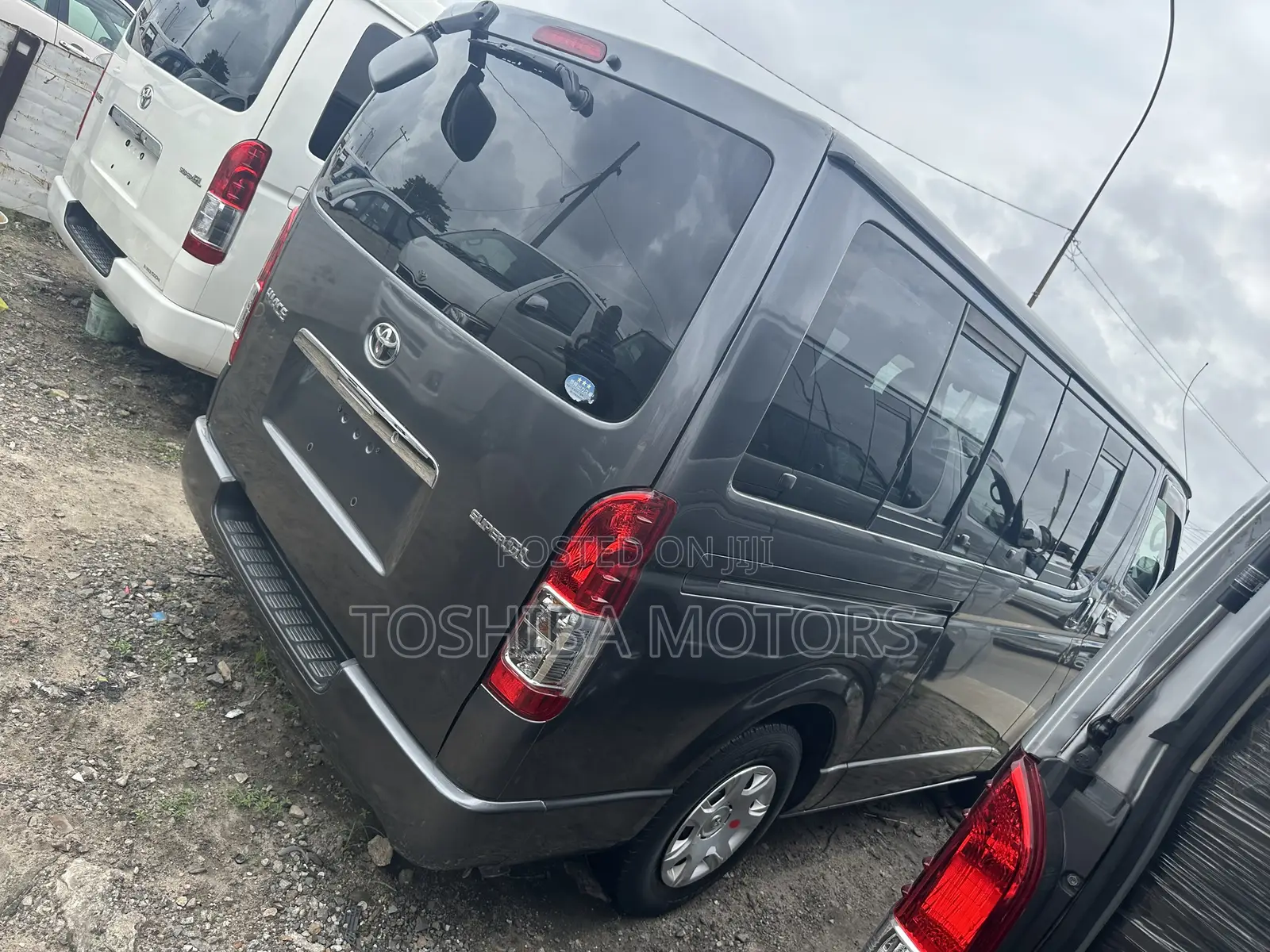 Toyota HiAce 2013 Black