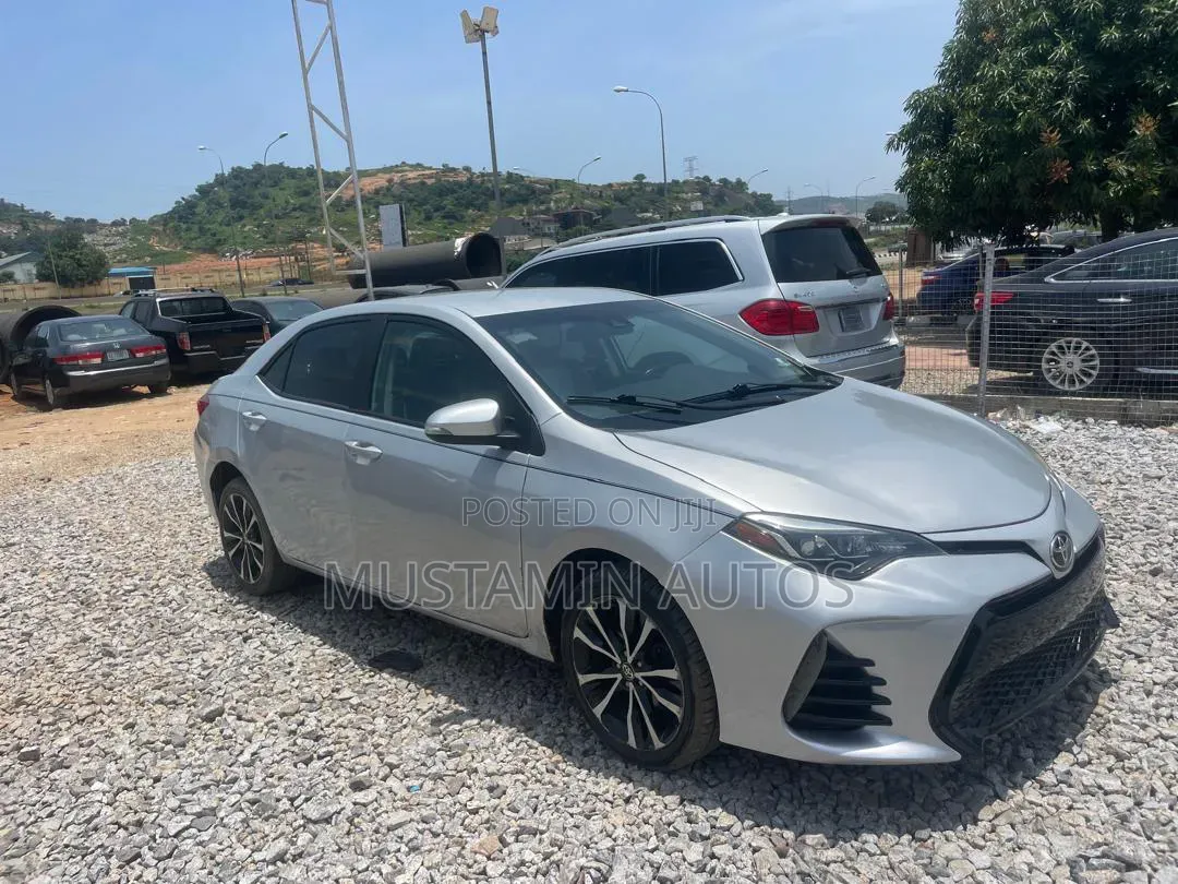 Toyota Corolla 2017 Silver