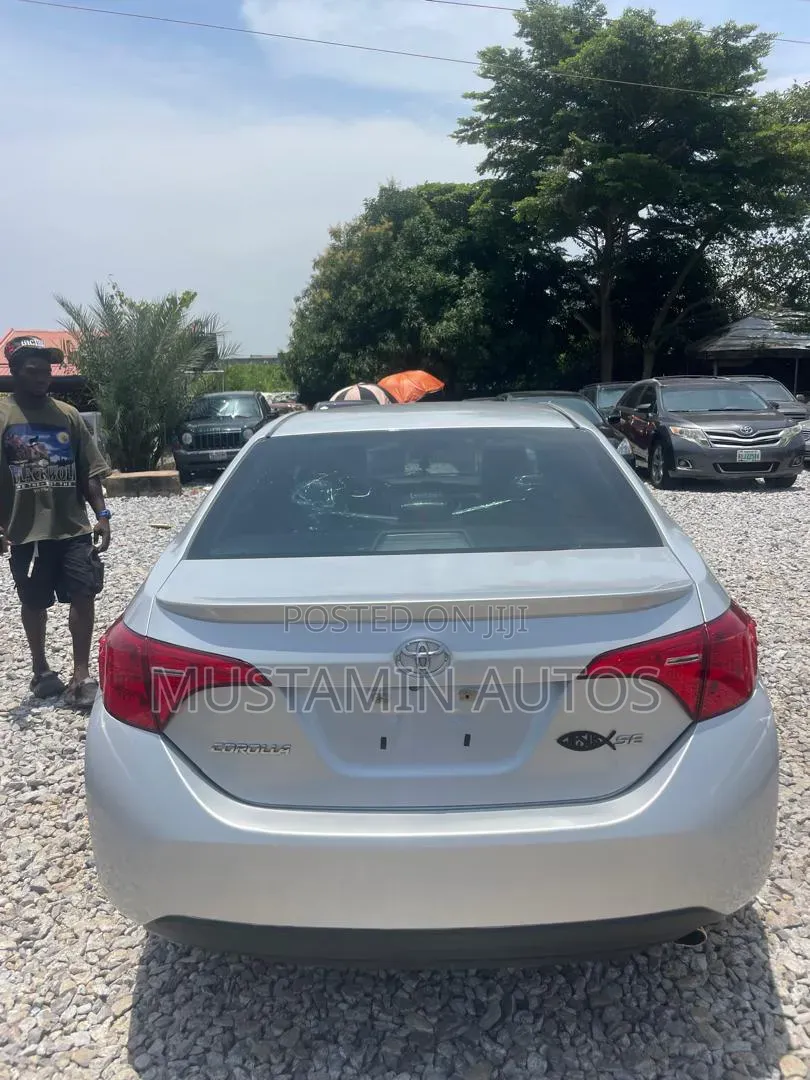 Toyota Corolla 2017 Silver