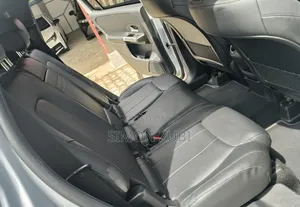 Mercedes-Benz GLB-Class GLB 250 4MATIC 2023 Silver